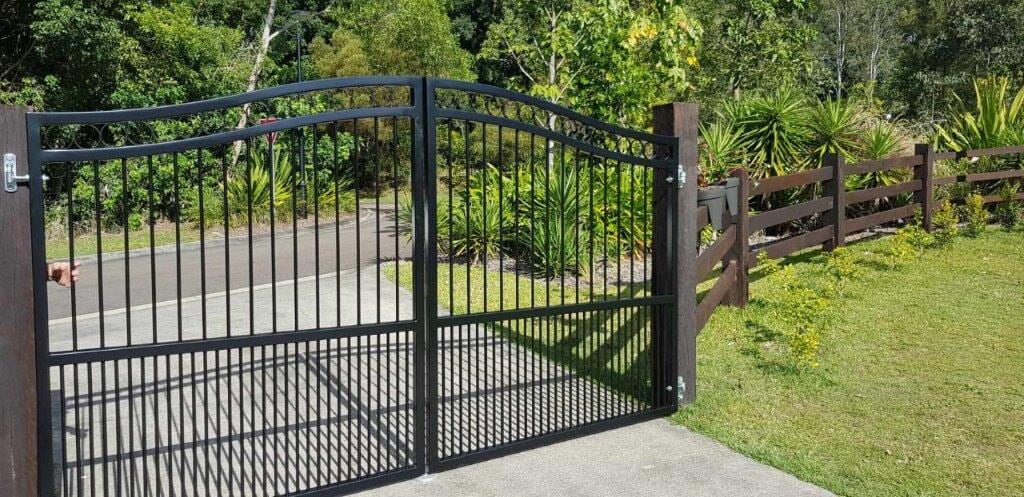 Black Gates — Fencing & Screens in Noosaville QLD