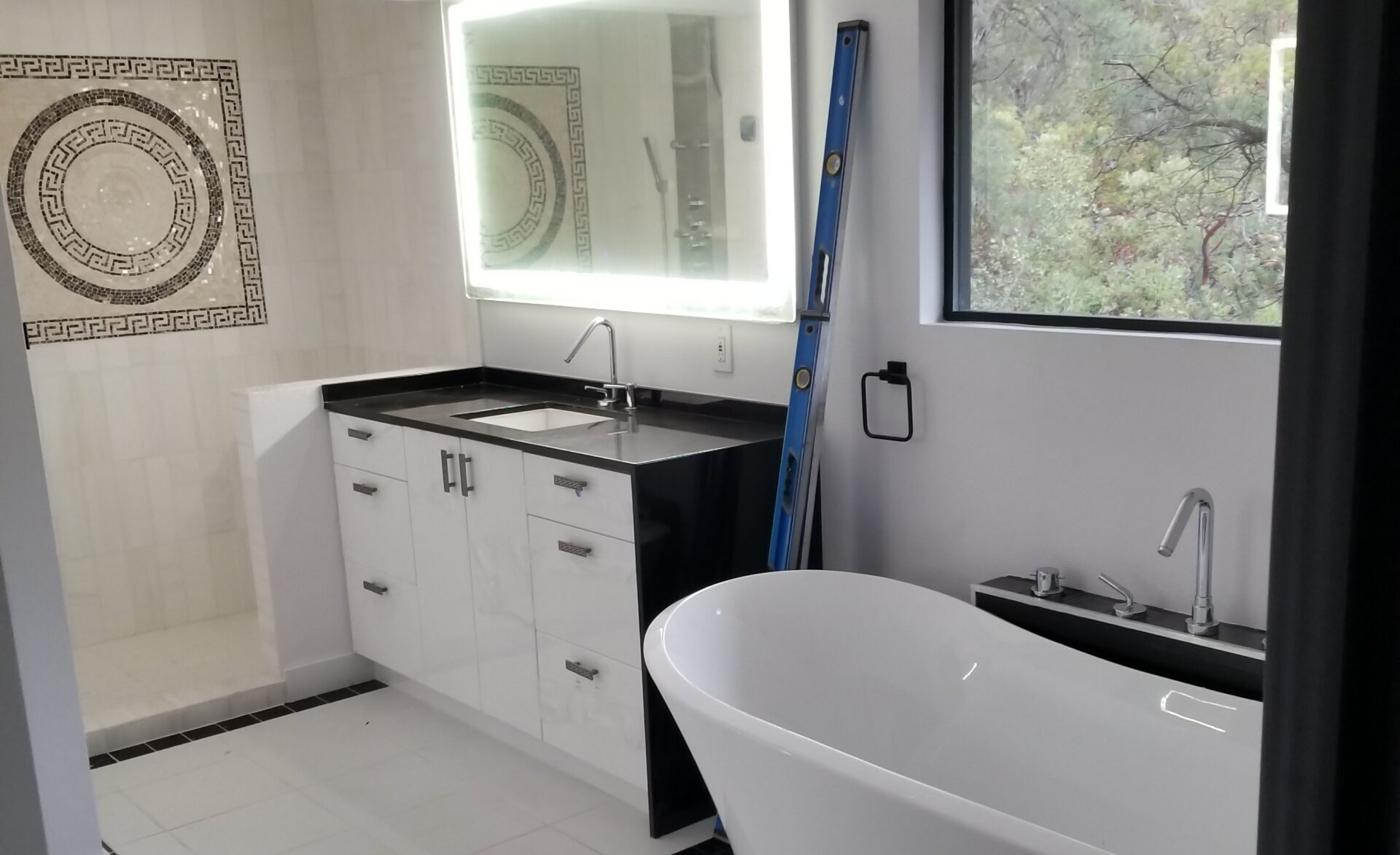 Fresh bathroom with bathtub|Flagstaff, AZ|Ag Builders
