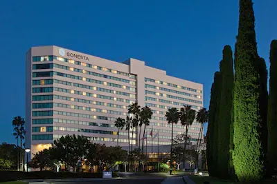 An image of the outside of the Sonestra Irvine Hotel, the venue for the GameSchoolCon Conference. 