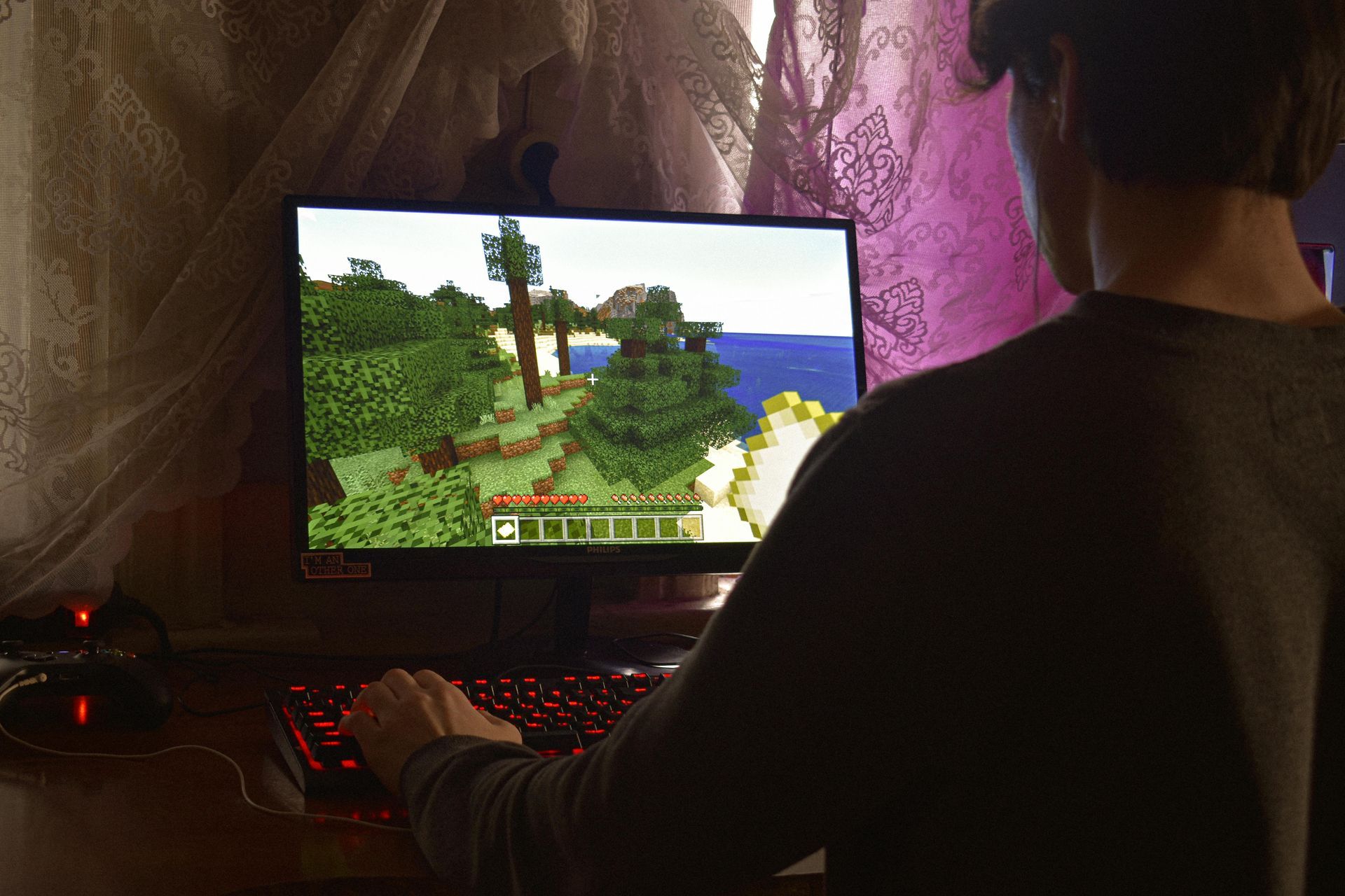 Minecraft castle showing measurement and geometry in video games