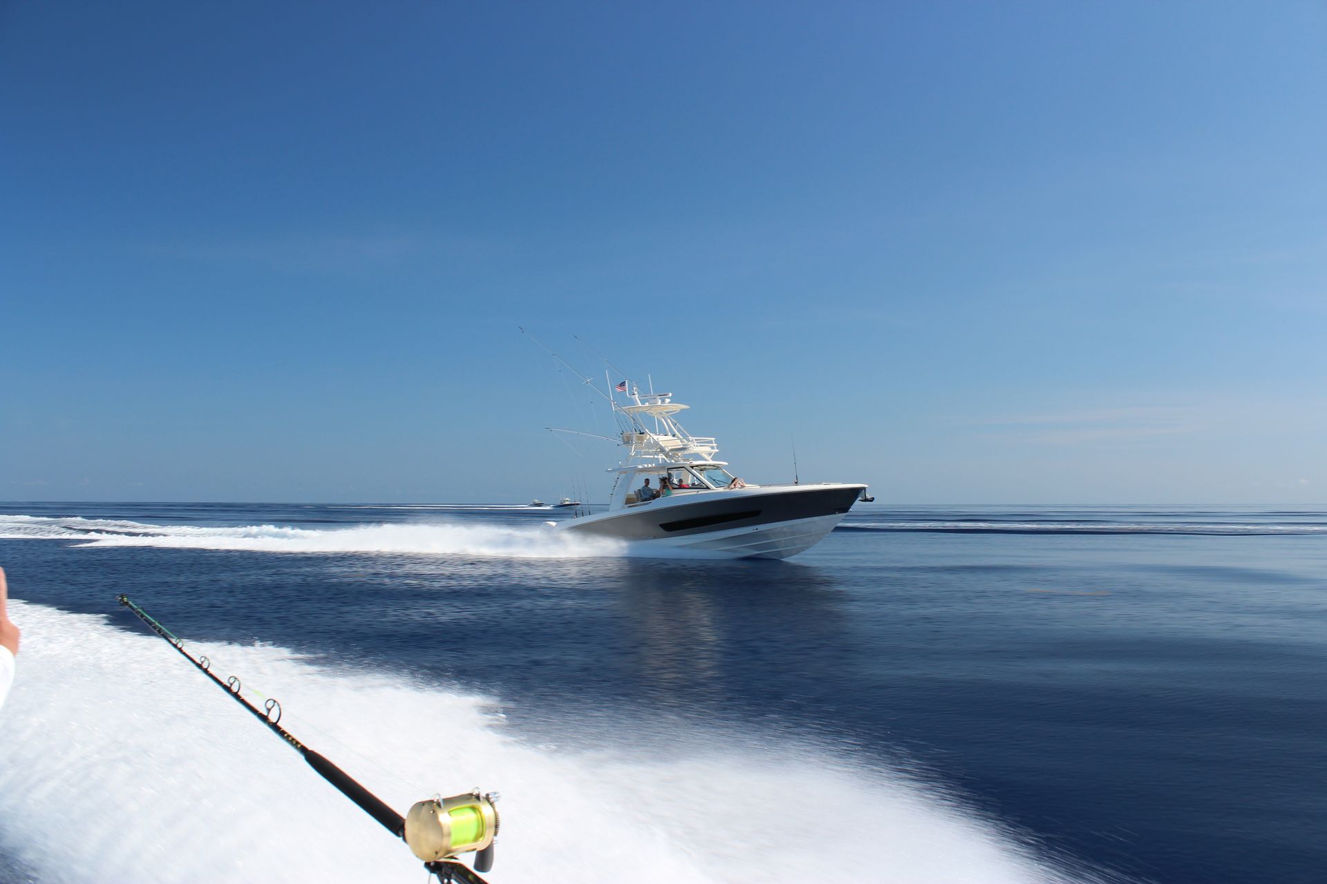 Boston Whaler 420 On the Way To Bimini