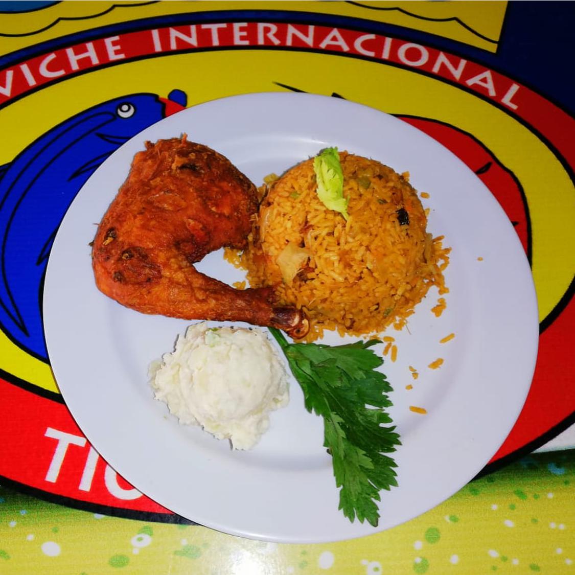 Bladimir Jaen Fuller pollo con arroz