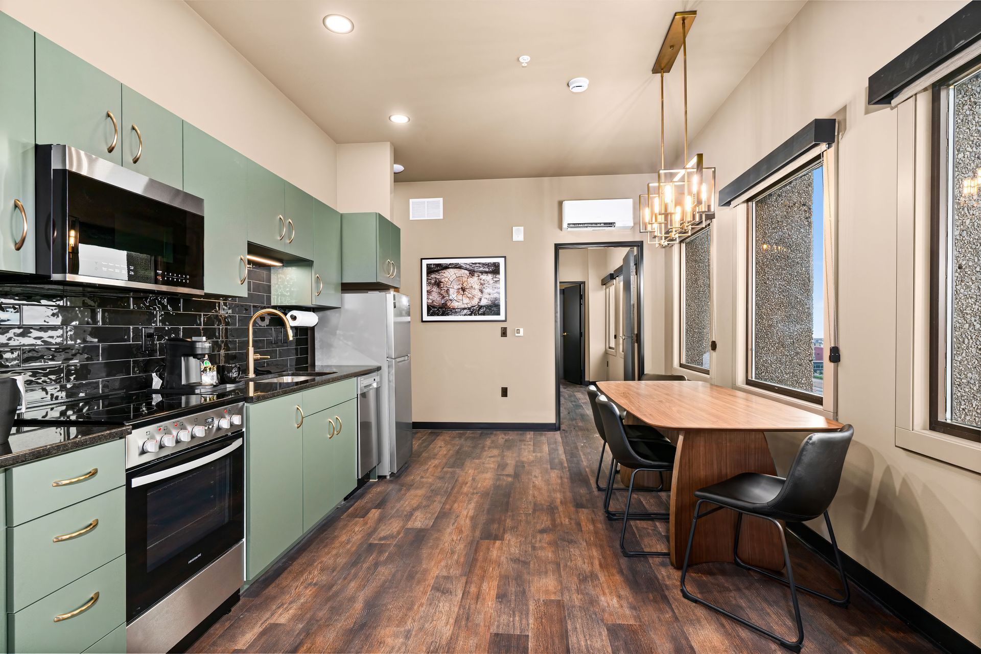 Lake View Two Bedroom Suites - Kitchen in Downtown Duluth, MN