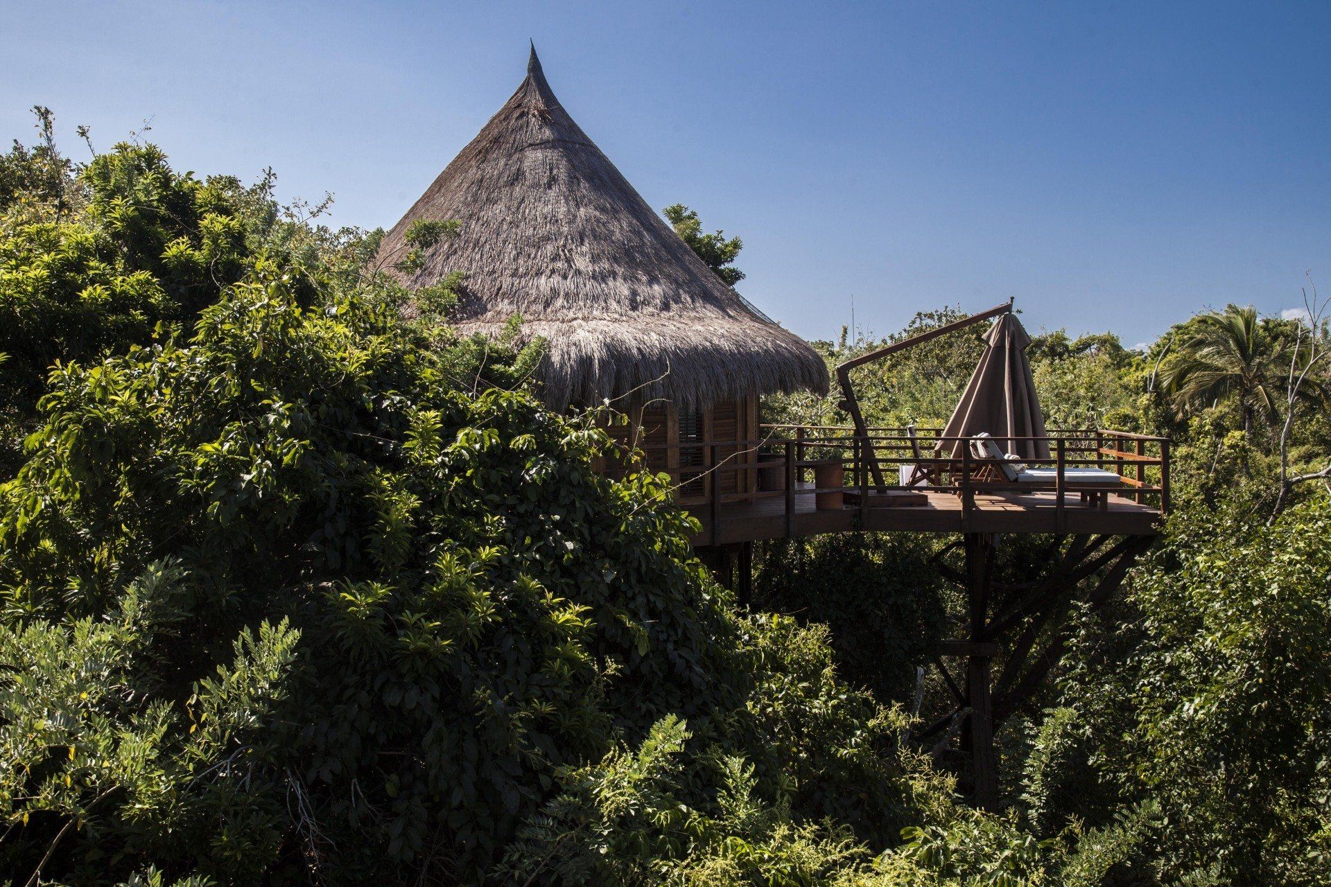 Bungalow en altura en Hotel Las Islas, con vistas panorámicas y rodeado de vegetación 