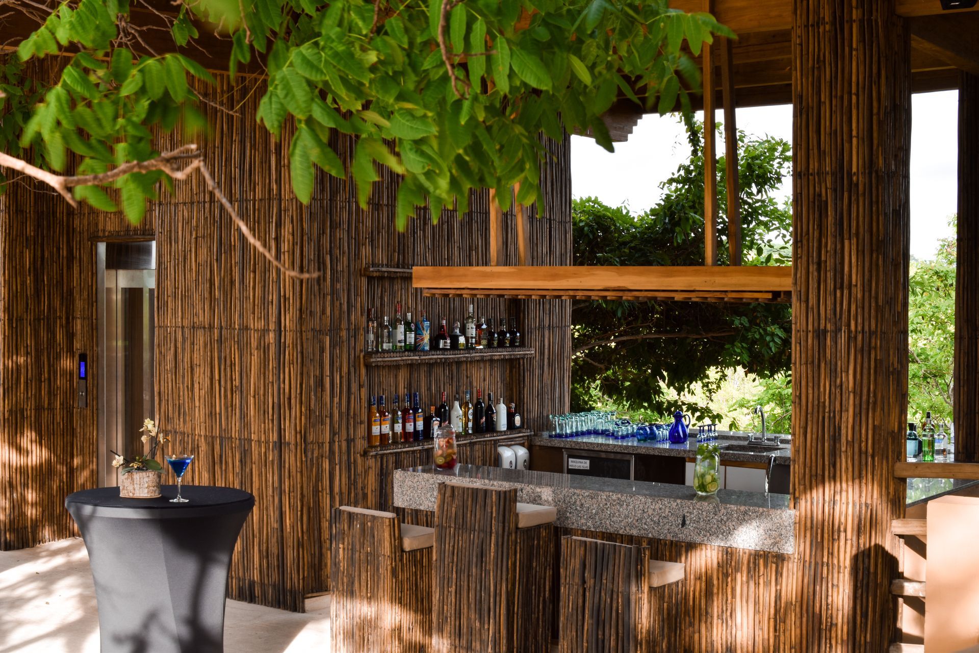 Espacio de relajación rodeado de naturaleza en Hotel Las Islas,