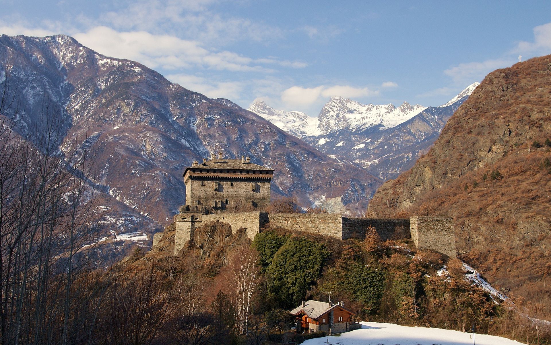 Castello di Verrès (foto da Wikimedia Commons, CC BY-SA)