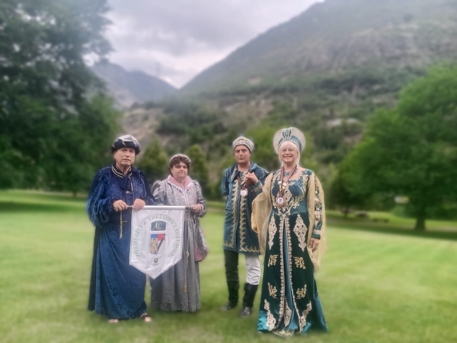 Figuranti in costume medievale dei Challant di Châtillon.