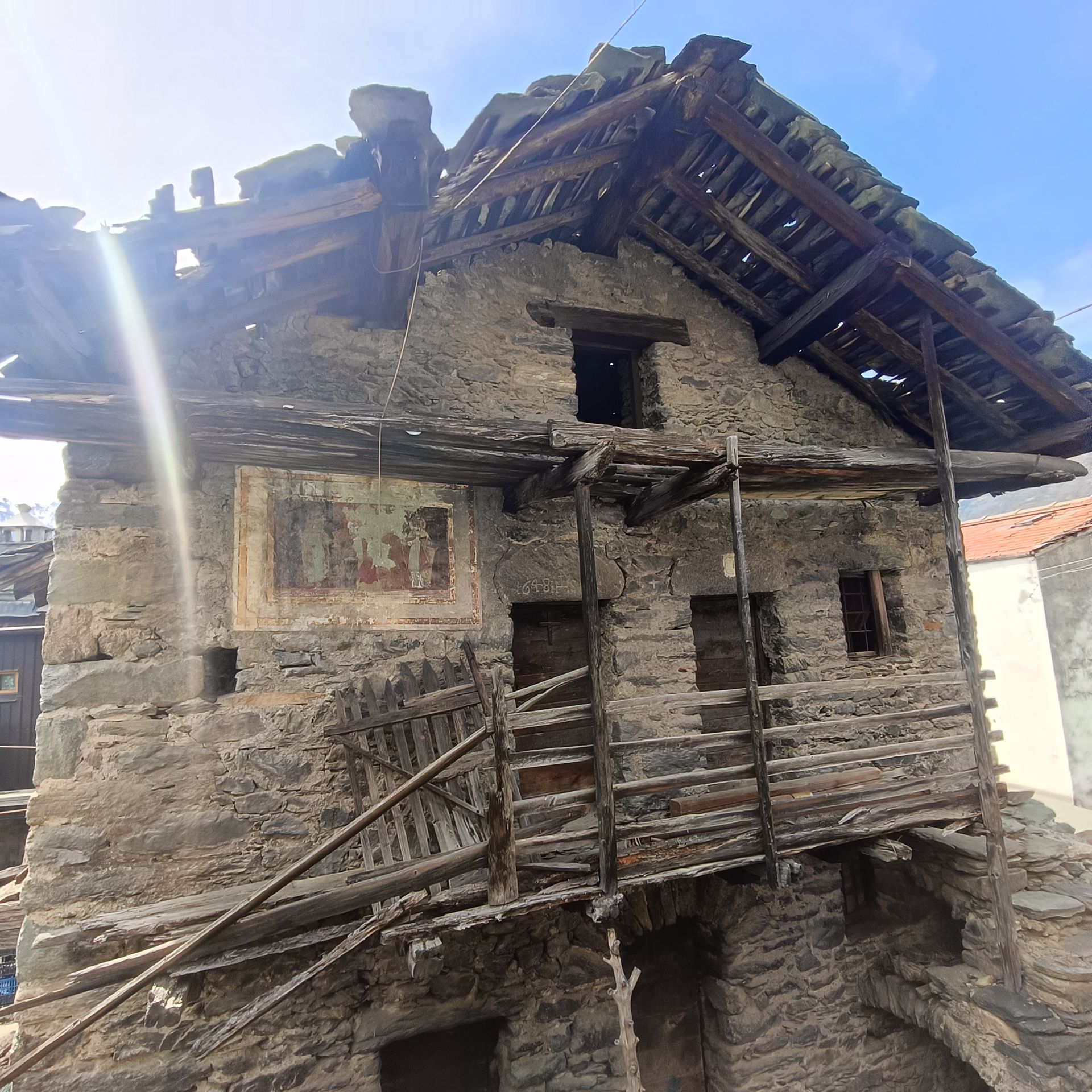 casa in pietra con affresco del XV secolo a Moron Saint-Vincent