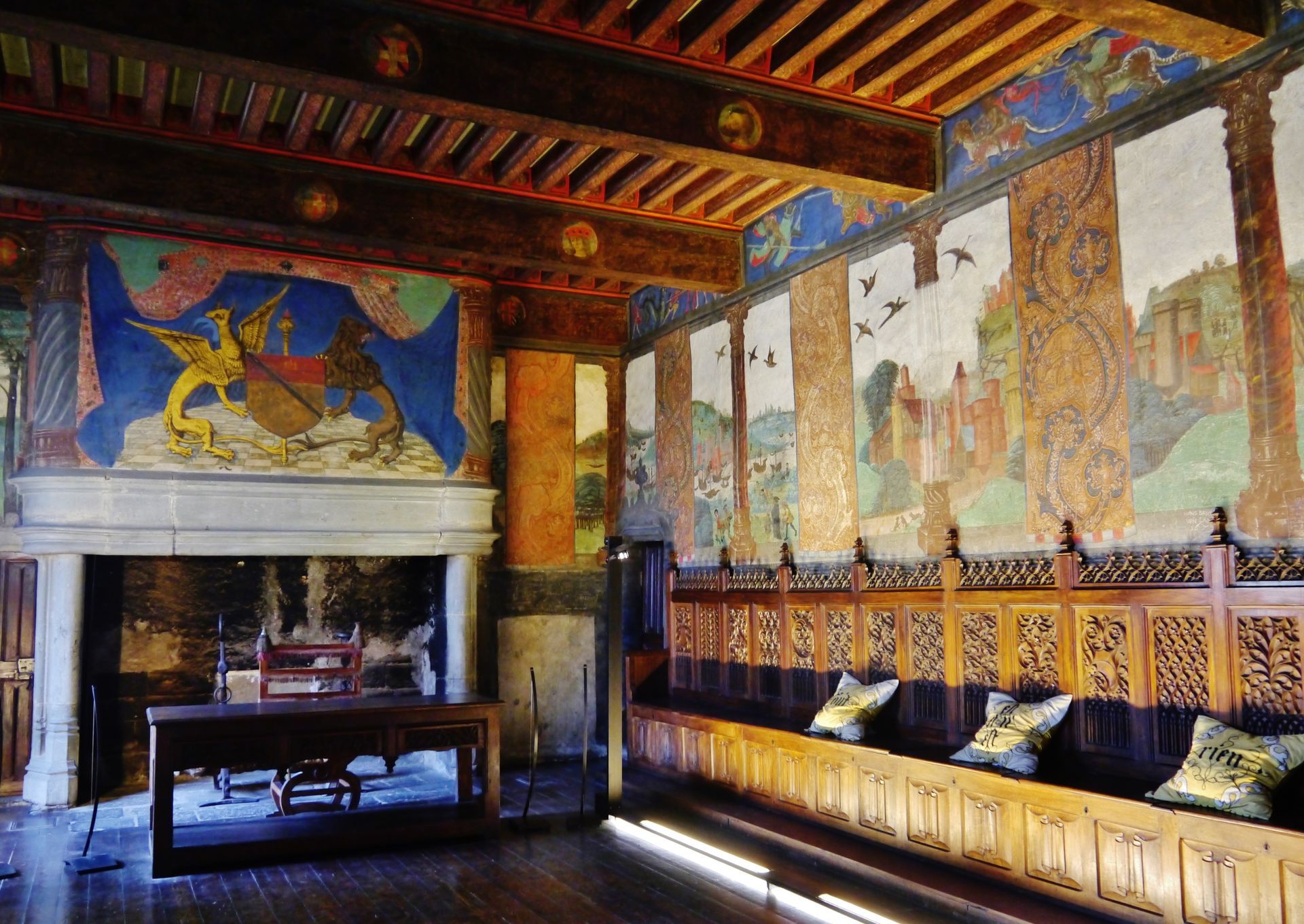 Castello di Issogne – foto di Mauro Beccaceci, via Wikimedia Commons, licenza CC BY-SA 3.0