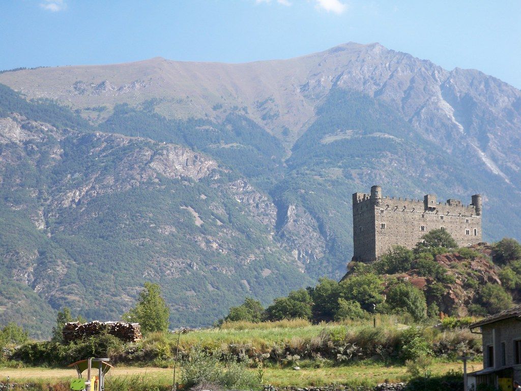 Castello di Ussel Châtillon panoramica sulla vallata Valle d’Aosta