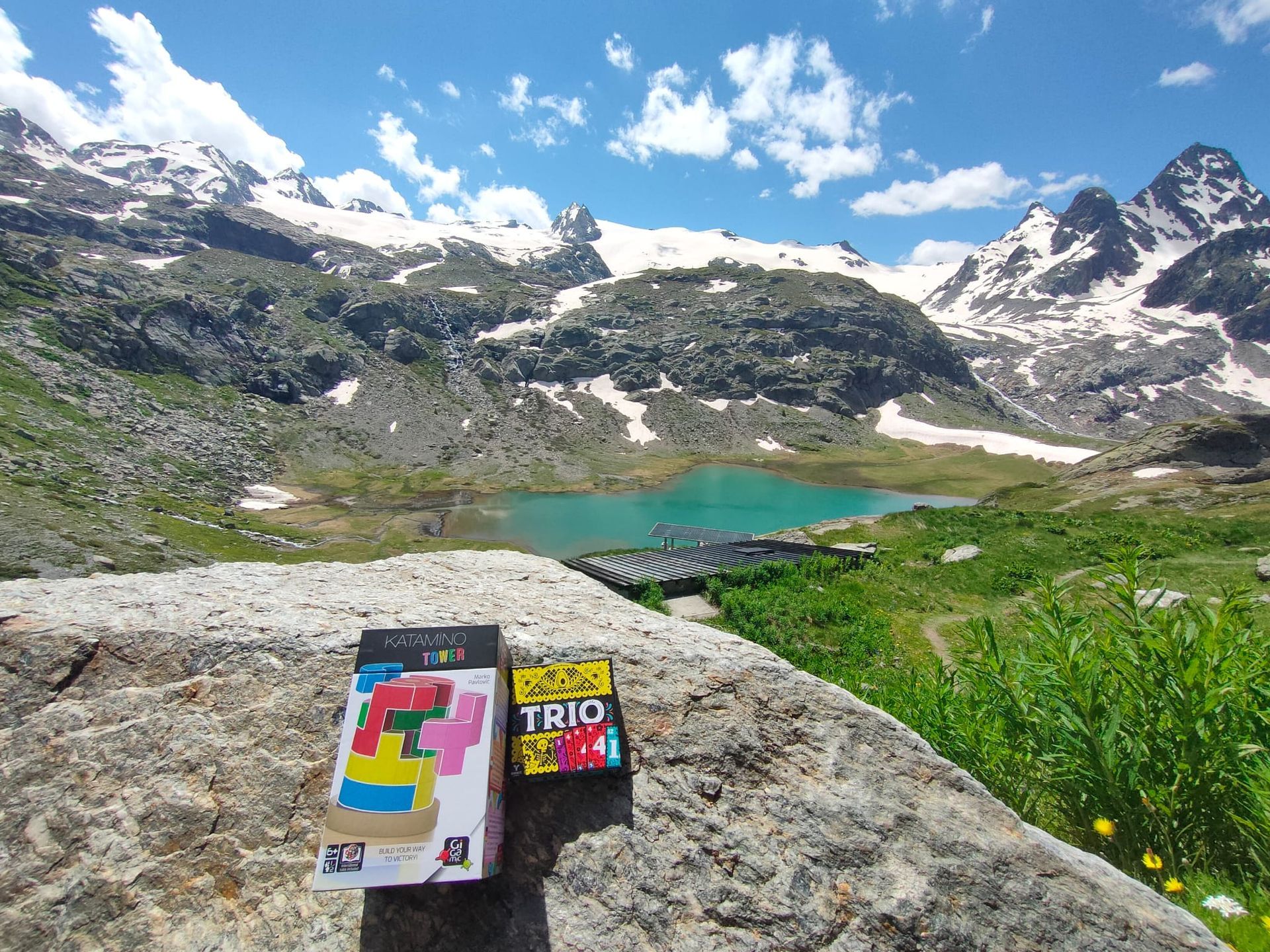 Esperienza di gioco in rifugio alpino a 2000 metri, tra natura e divertimento durante GiocAosta