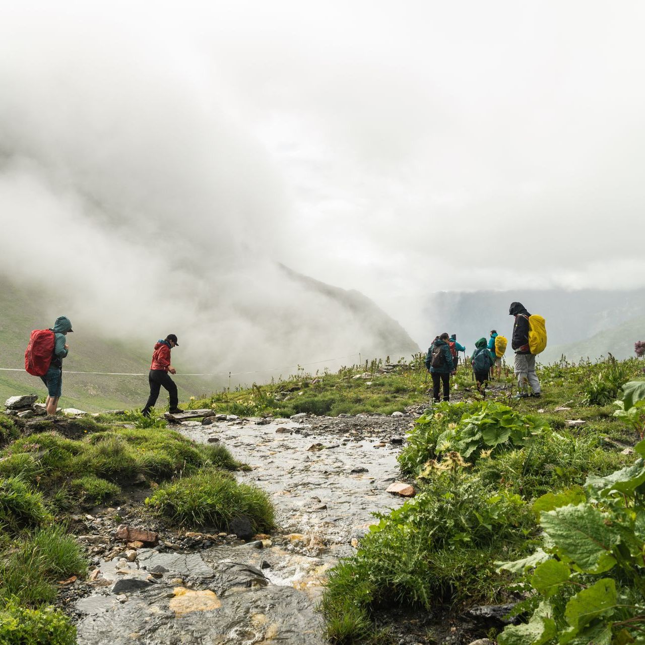 Randonnée sur la Via Francigena entre paysages alpins et villages typiques
