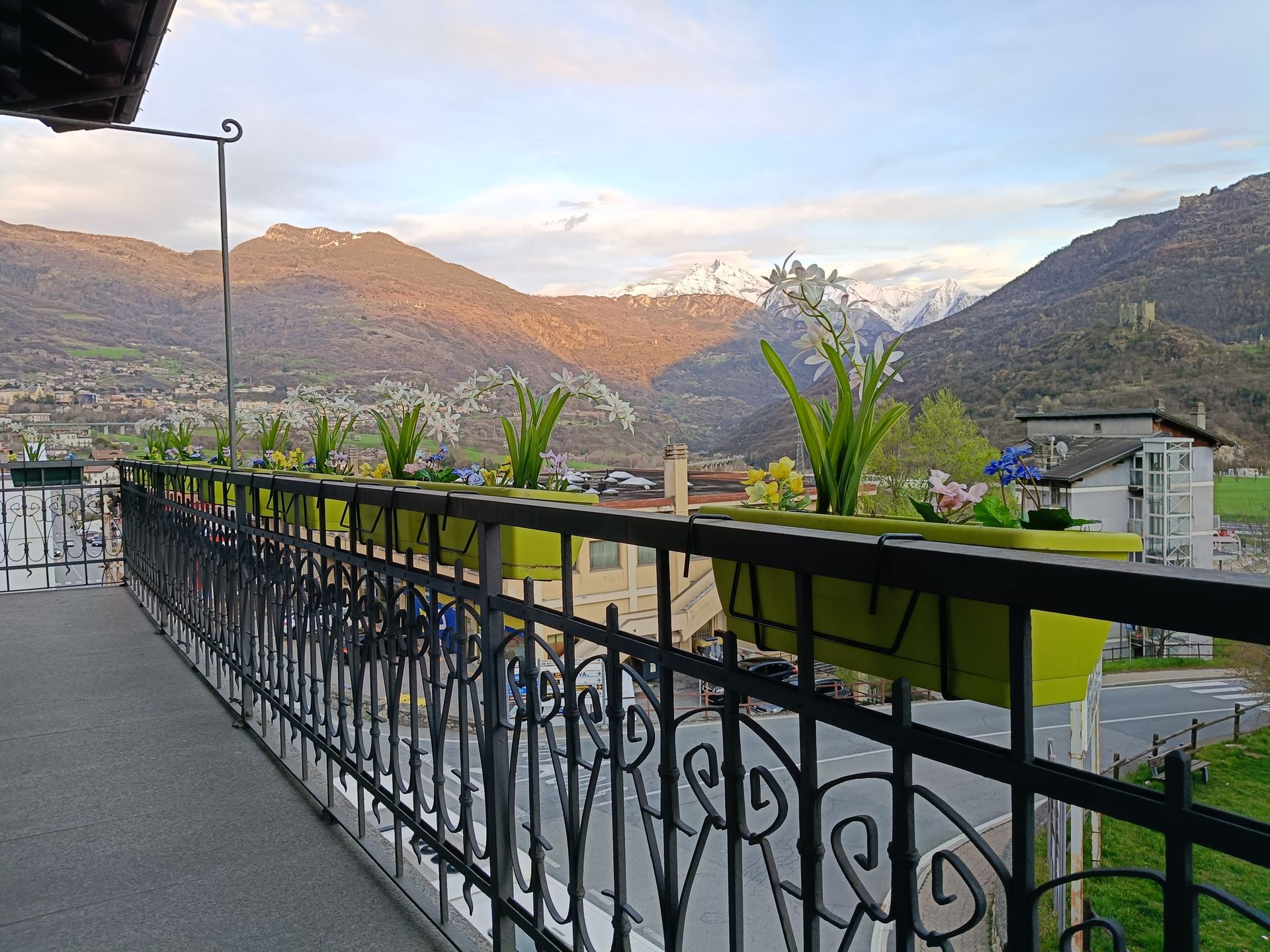 Vue au coucher du soleil depuis le balcon du séjour