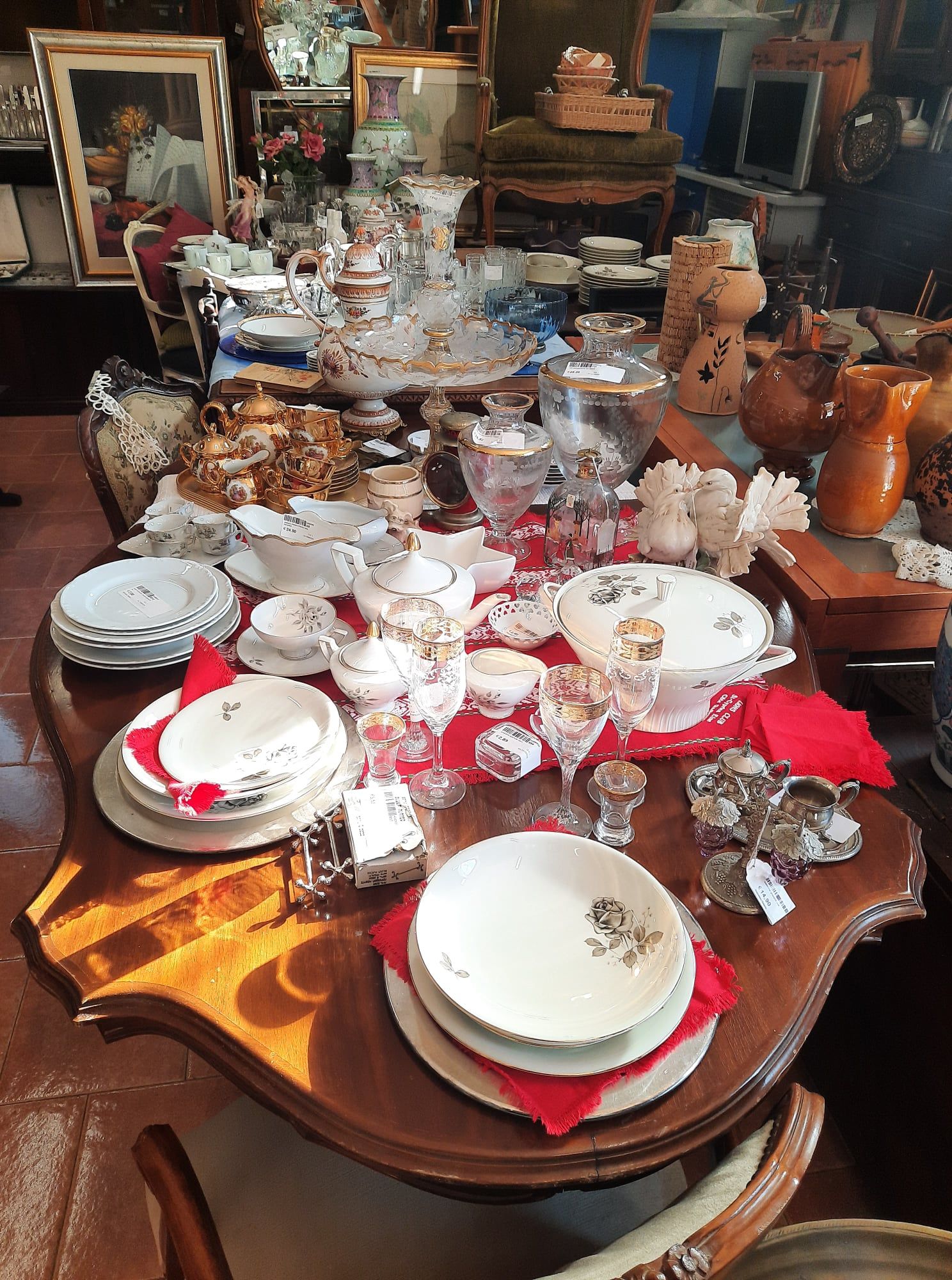 Piatti di porcellana