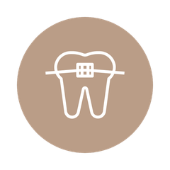 A tooth with braces on it is in a brown circle.