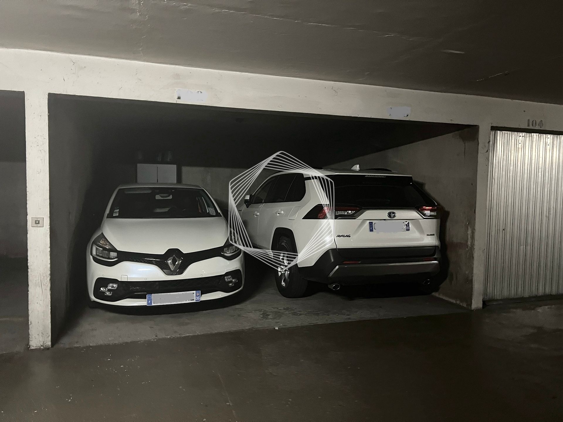 Wohnung mit Pool, 2 Balkons, Doppelgarage, Tennisplatz in Grasse