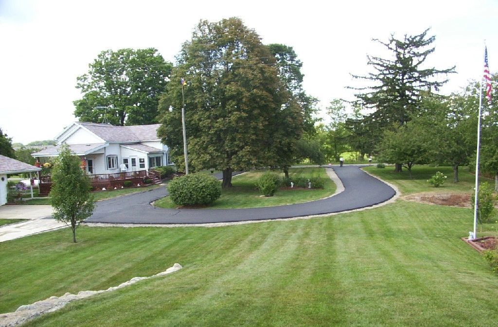 Curved Road — Battle Creek, MI — Damron Brother’s Asphalt