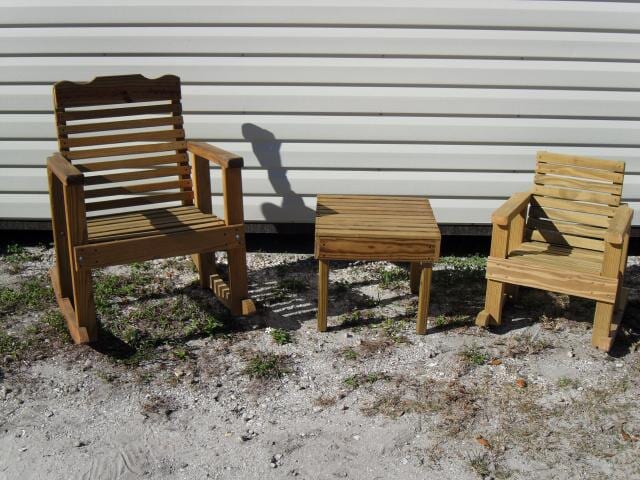 Small and big chair with a table - Patio furniture in Brandon, FL
