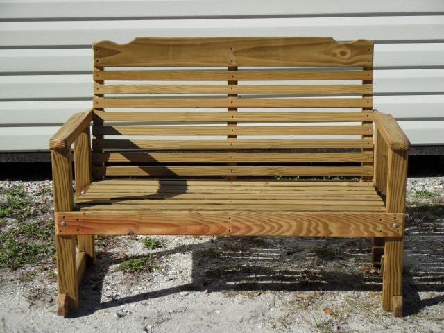 Two integrated chair - Patio furniture in Brandon, FL