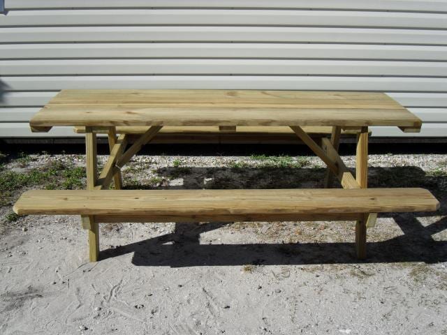 Table - Patio furniture in Brandon, FL