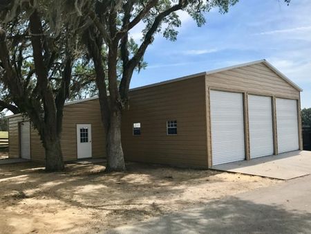 Trailers - Multi Garage Garage in Brandon, FL