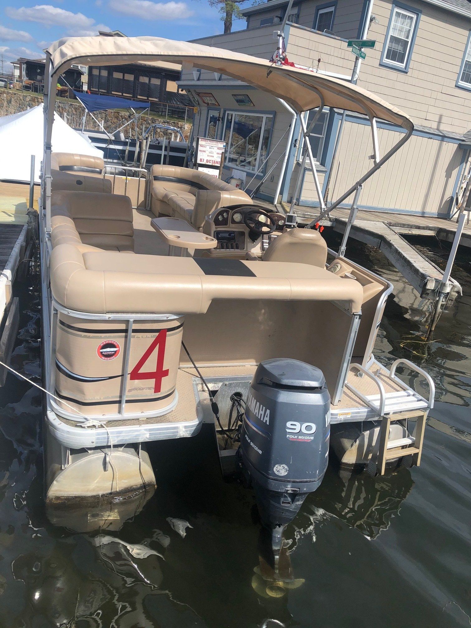 Pontoons for Rent Mahopac, NY Mahopac Marina