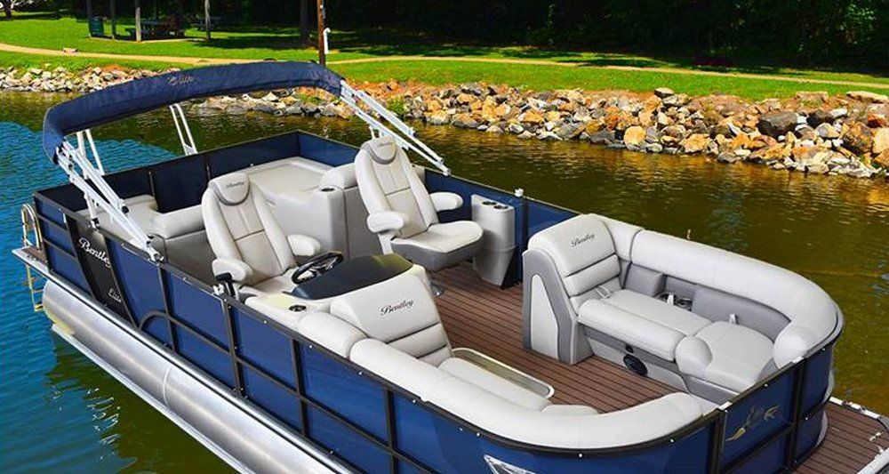 Bentley Elite Rear Lounger — Mahopac, NY — Mahopac Marina