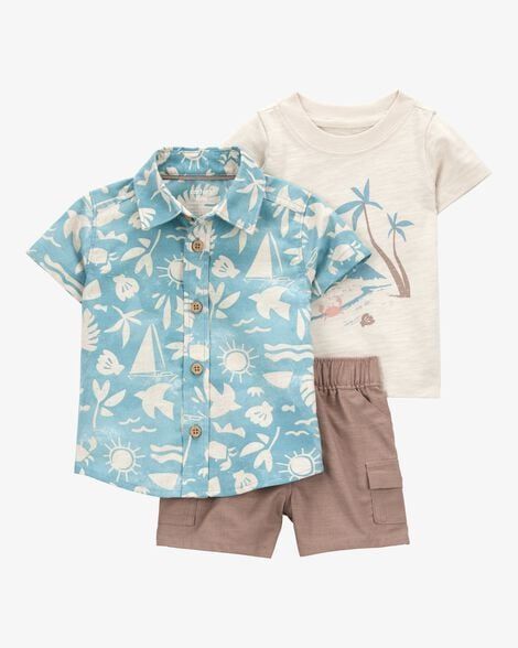 Conjunto de tres piezas para bebé niño: camisa hawaiana azul, camiseta color canela con palmeras y pantalones cortos marrones.
