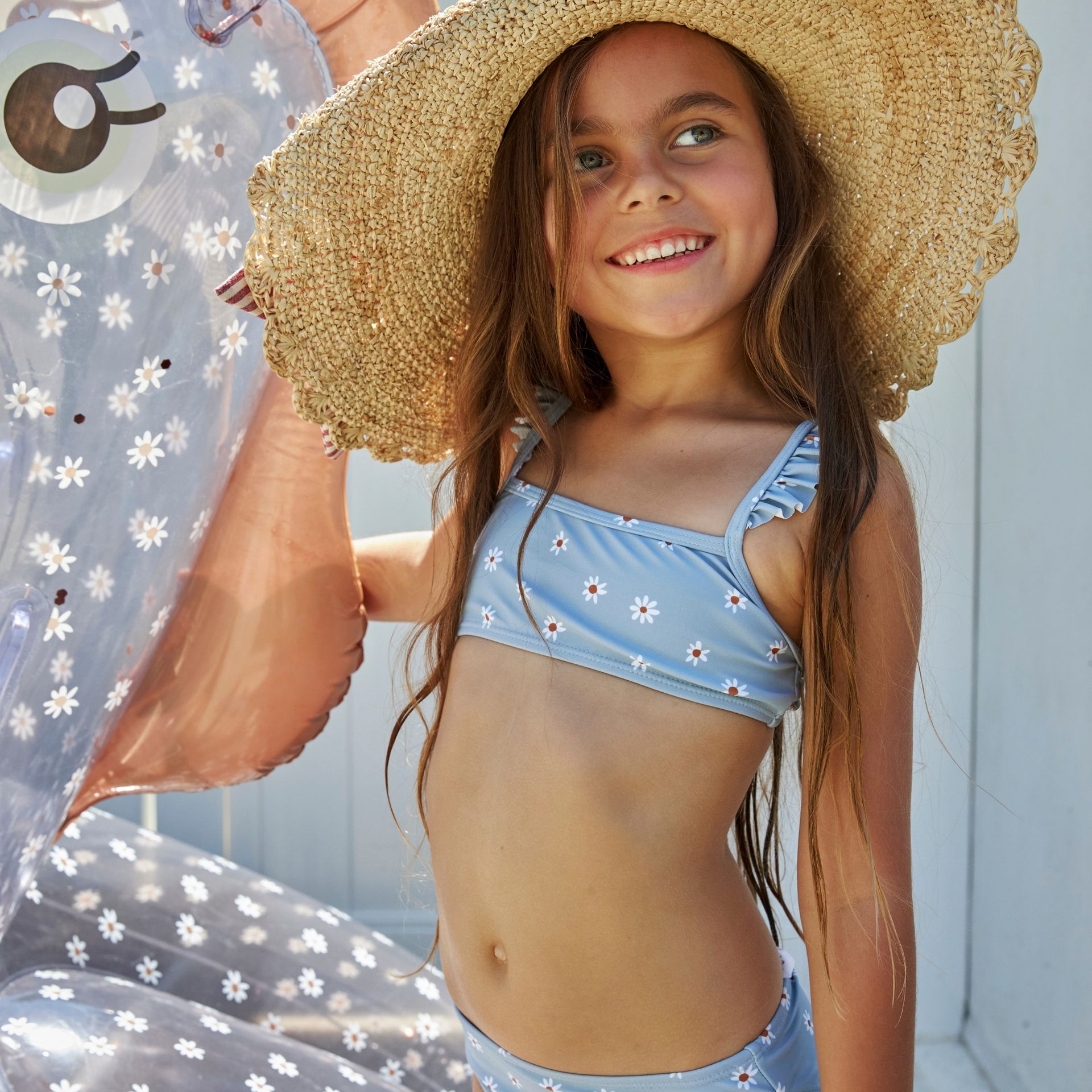 Bikini para niñas con volado - Flores de Daisy