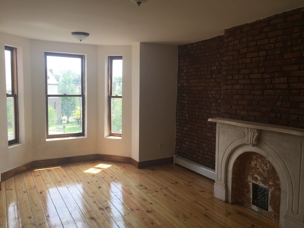 12 farrignton livingroom