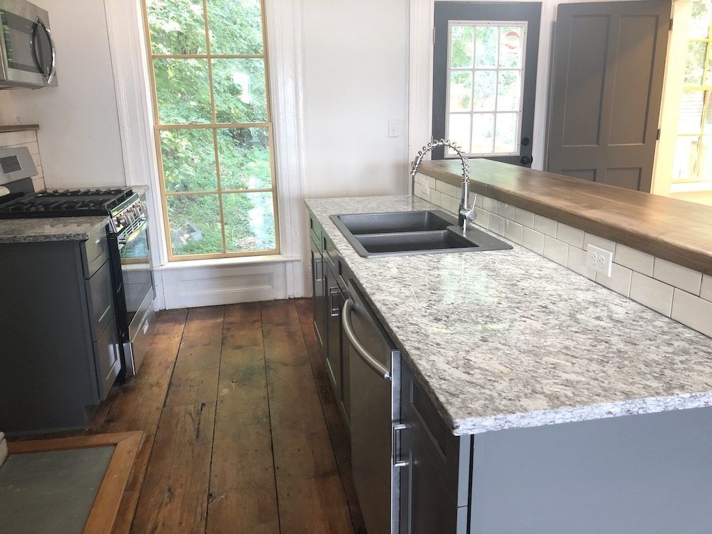 123 Montgomery kitchen sink