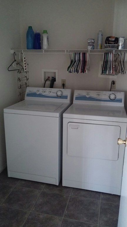 40 Deer Ct washer dryer