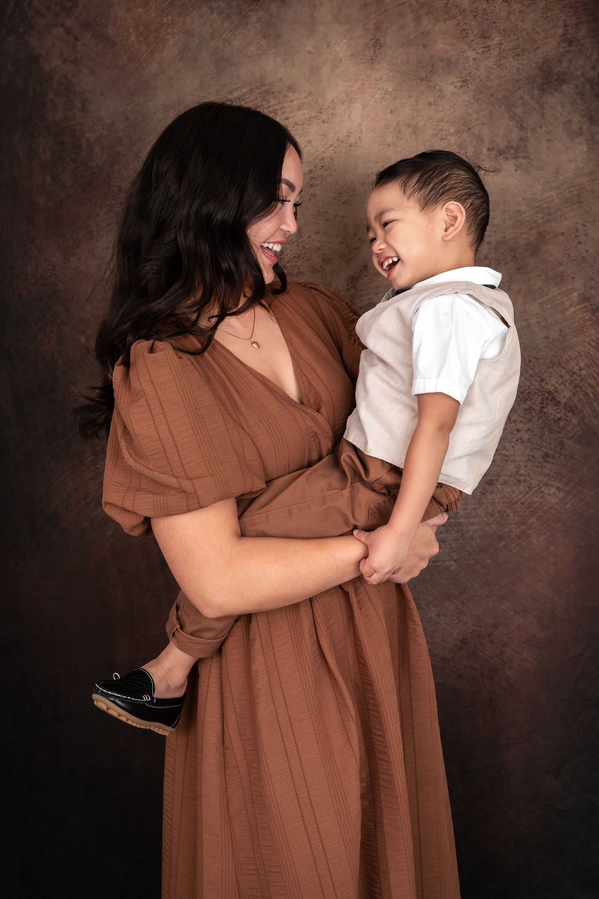 Crystal Justine Photography - Mothers day studio mini sessions