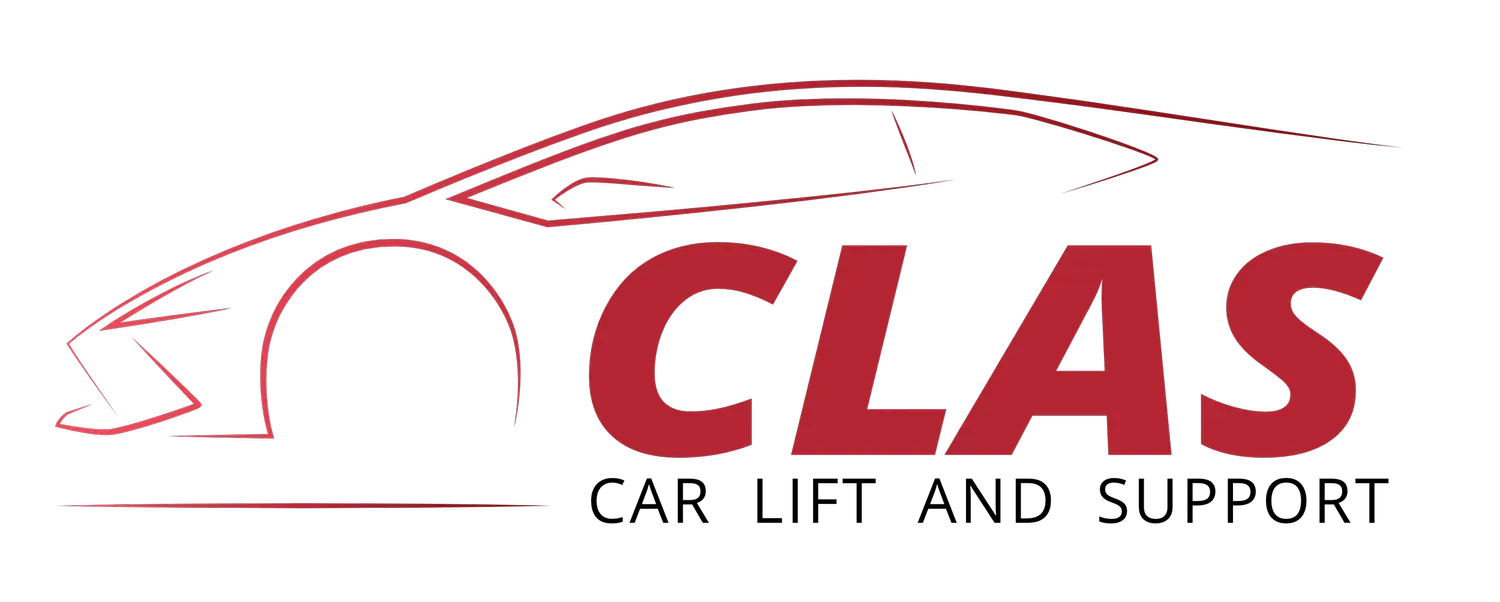 Clas logo med rød illustreret bil