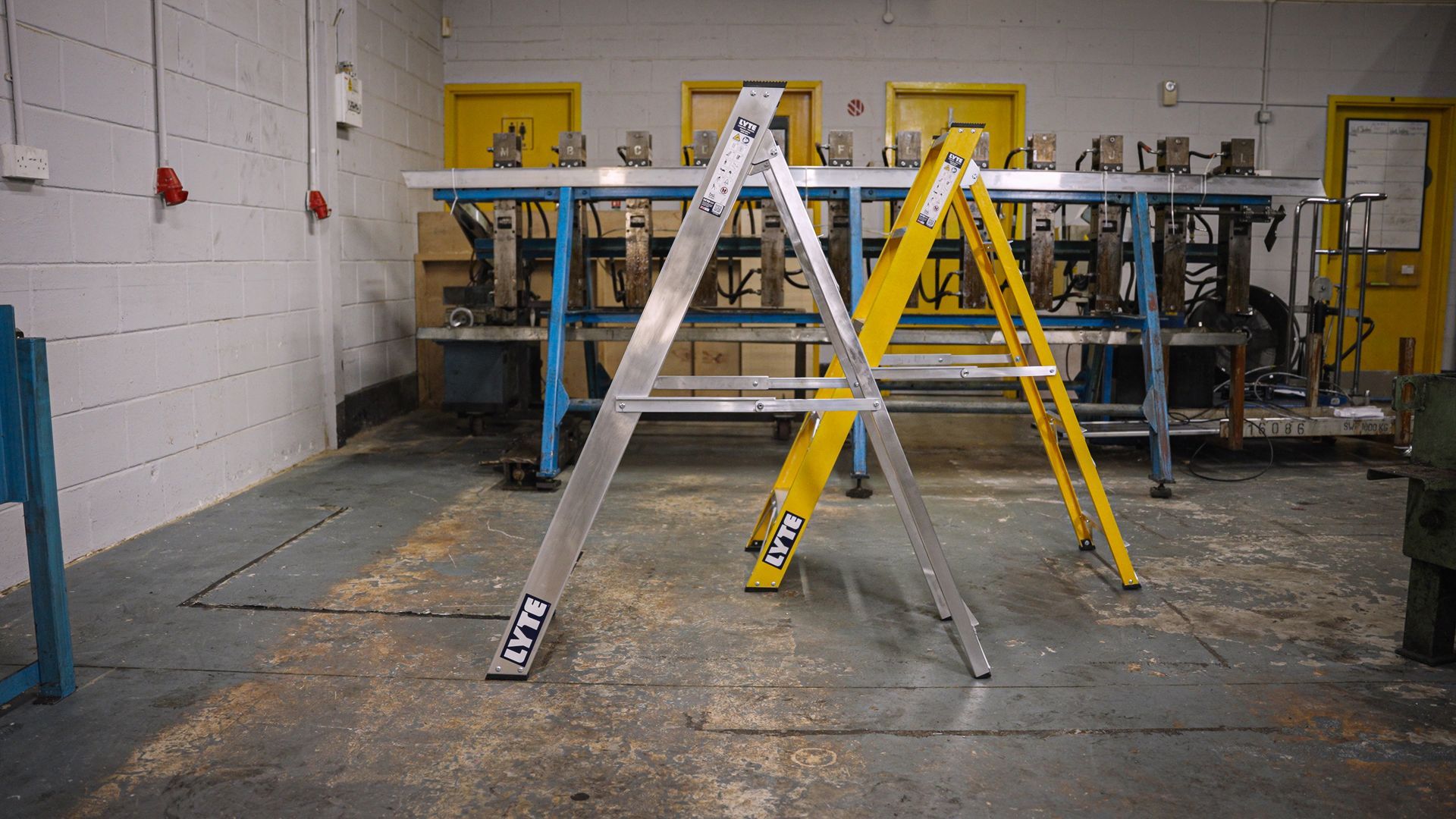 MagnaStep Swingback Step Ladders in Aluminium and Glassfibre