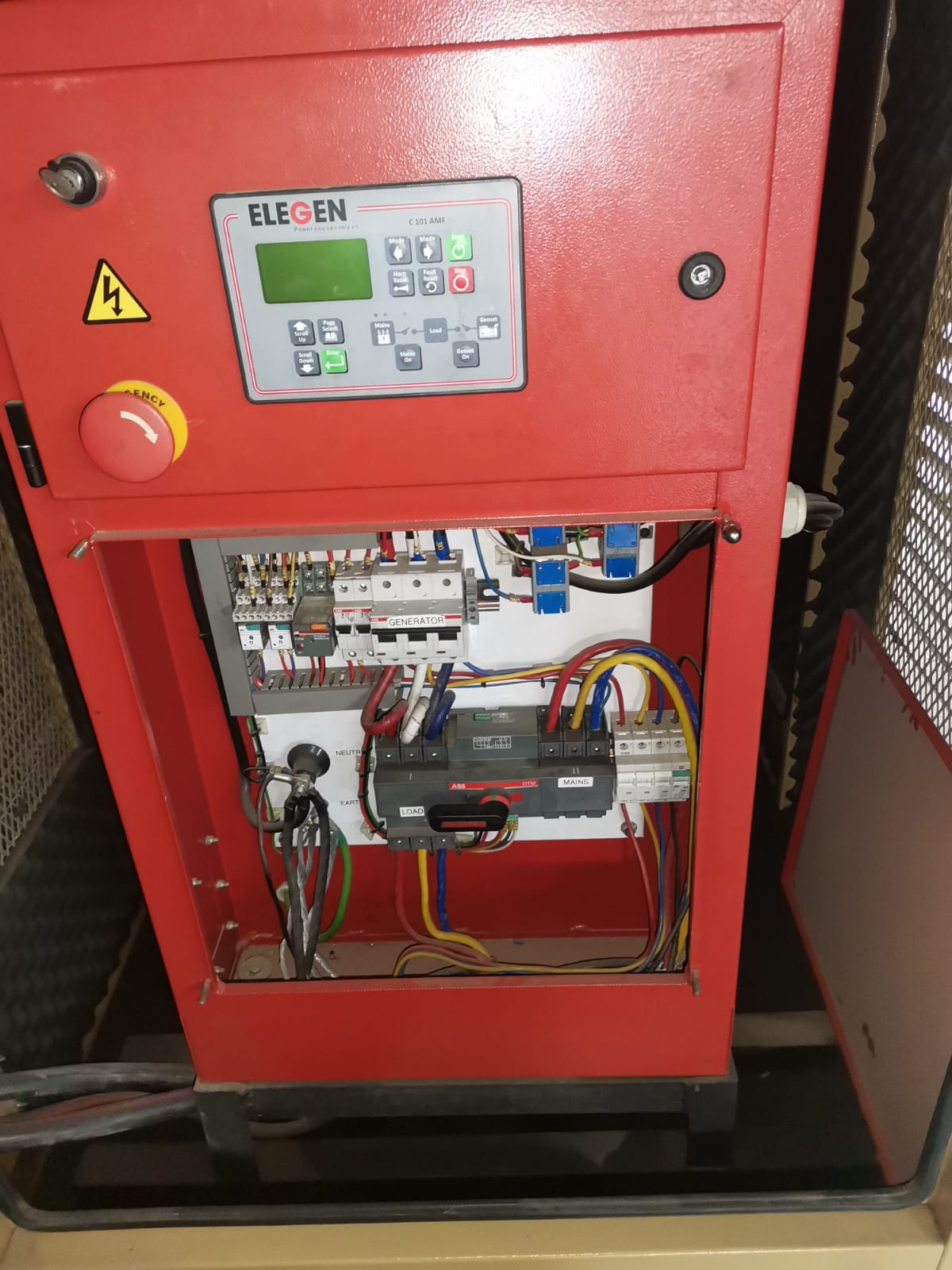 Electrical distribution board connected to fuel generator