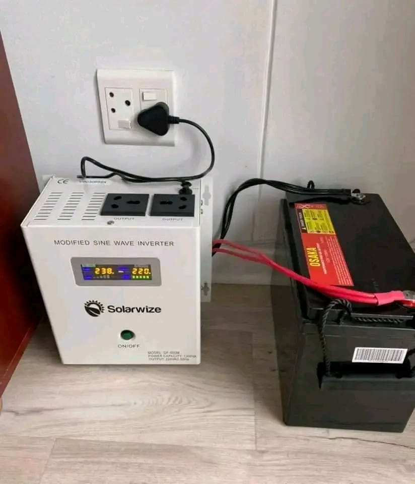 Sine wave inverter connected to a battery