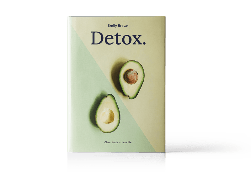 Un libro titulado detox con dos aguacates en la portada