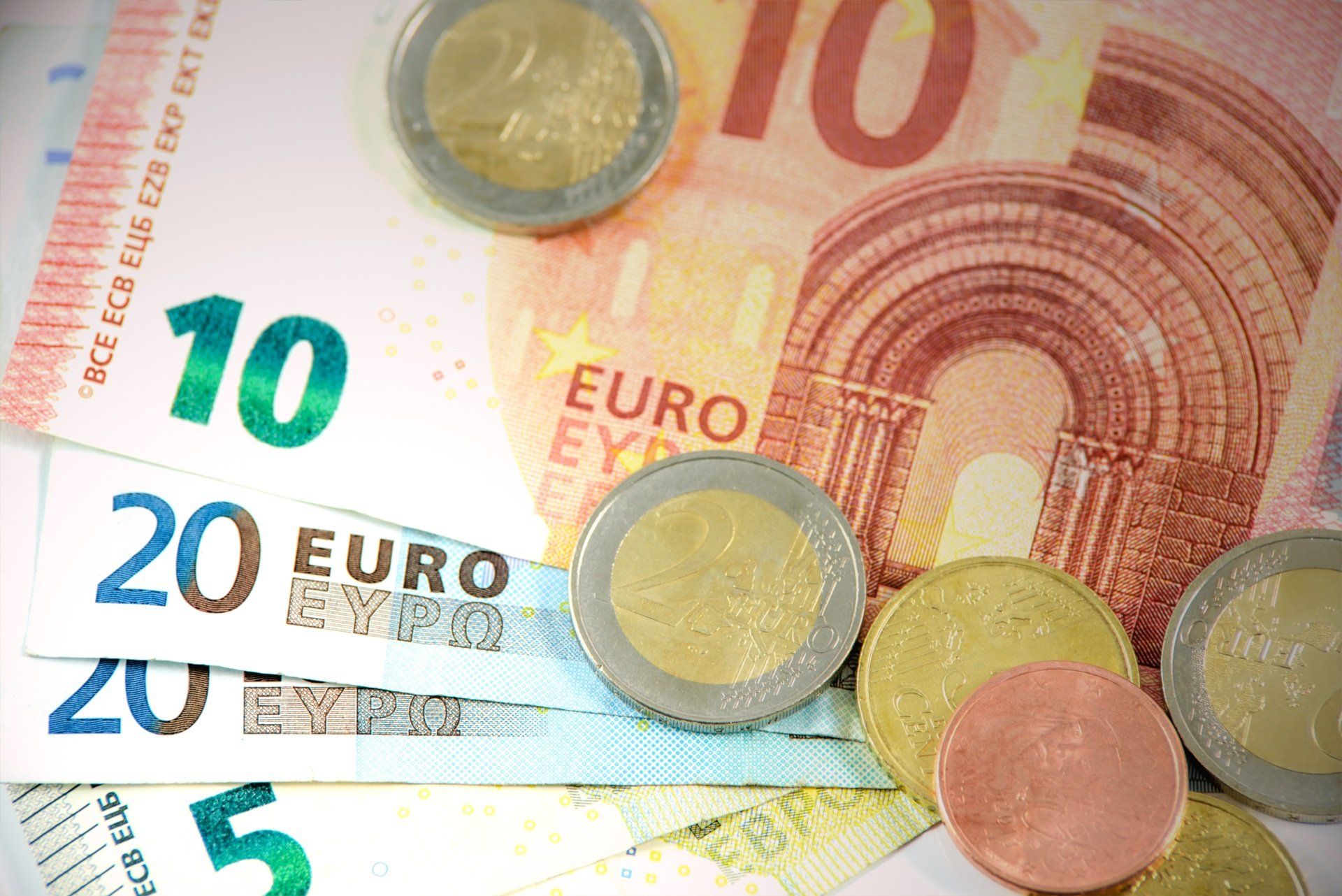 Euro banconote e monete