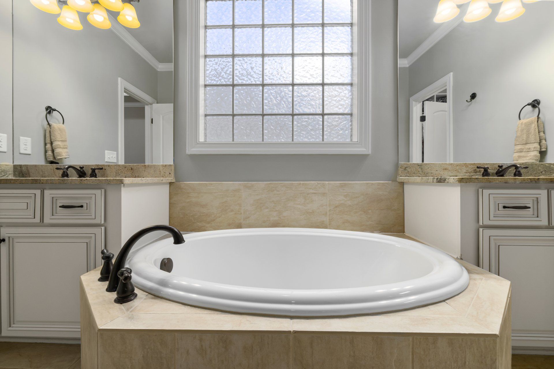 Bathroom | Dade City, FL | Kitchen & Bath Outlet
