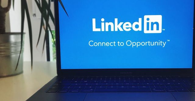 How Do I Get My CV Noticed on LinkedIn?: 5 Key Strategies