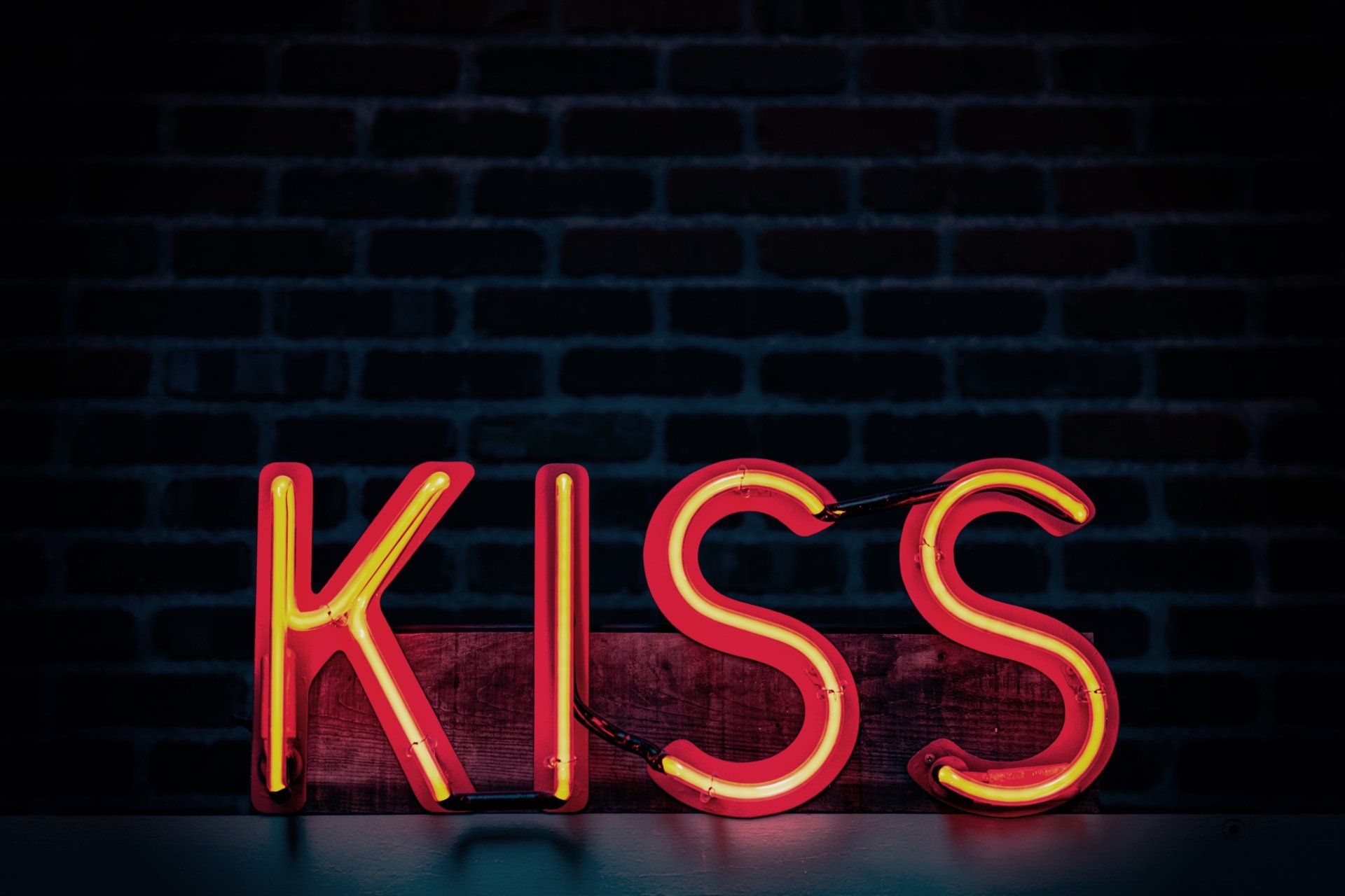 kissing activities, 25 fun kissing activities for guests at weddings, Sound Sensations Entertainment