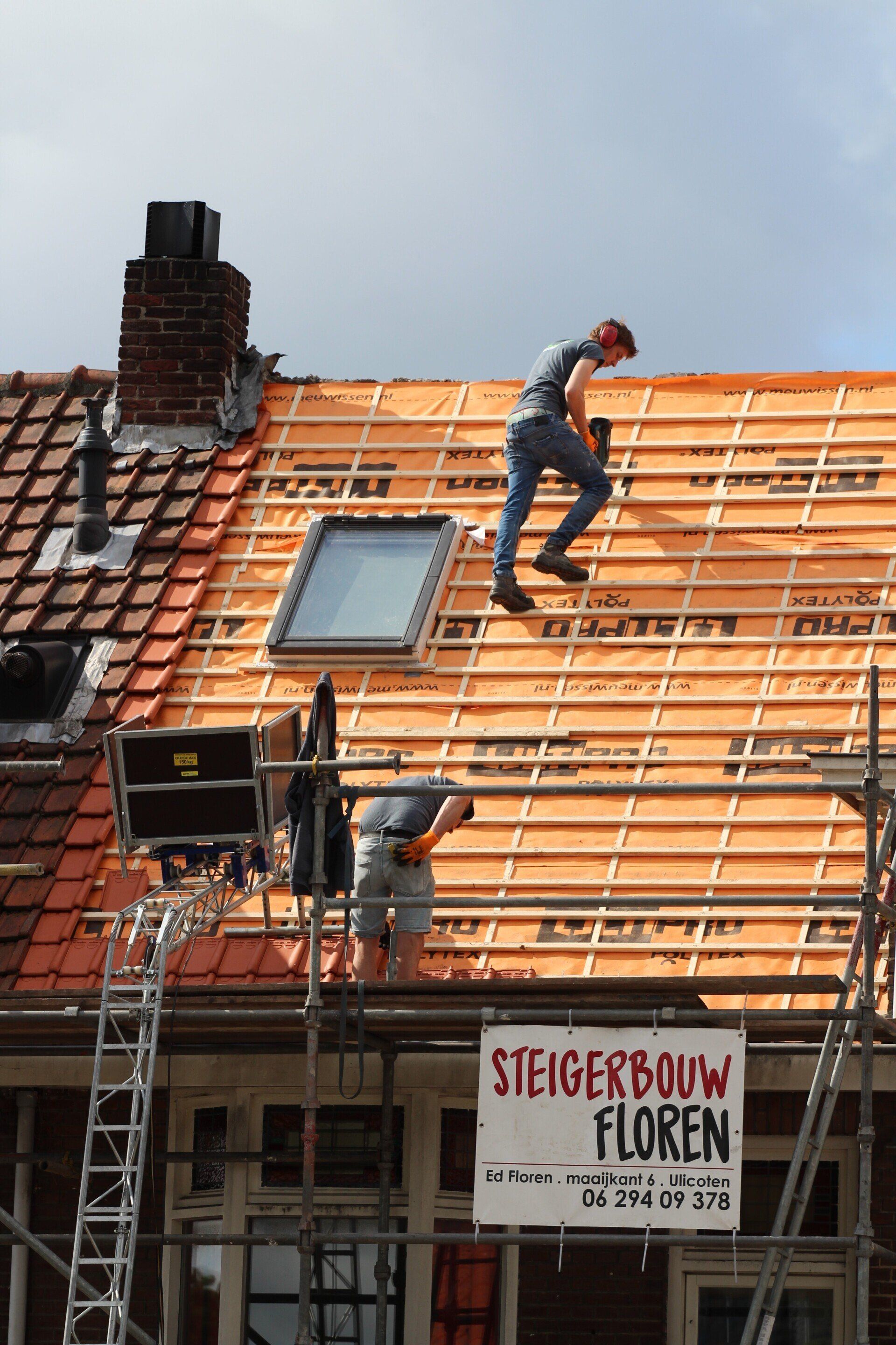 roofers repair fascia
