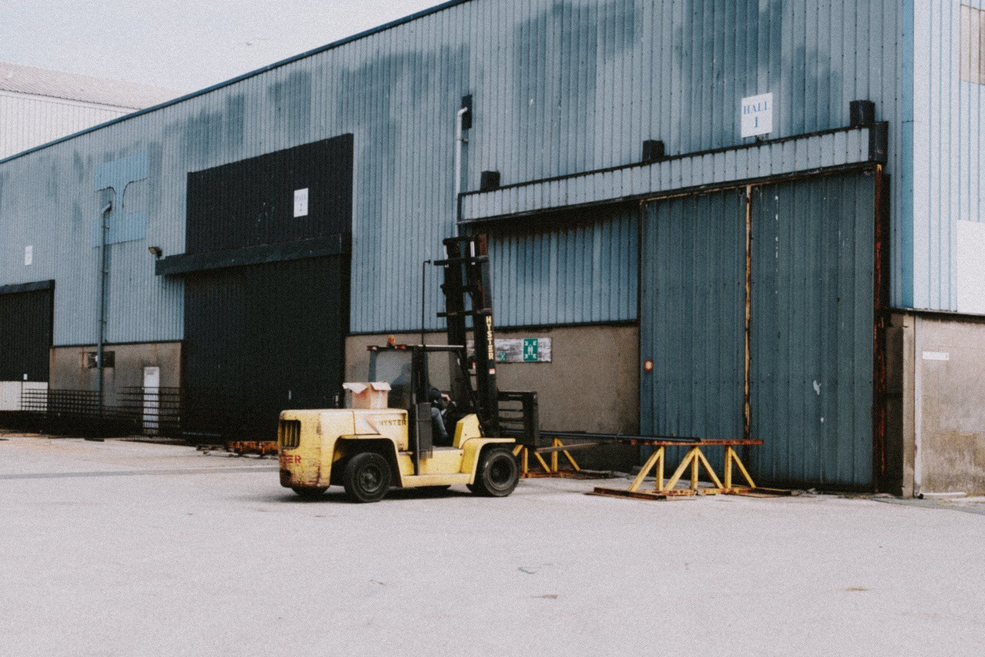 Forklift Rental near Salfin