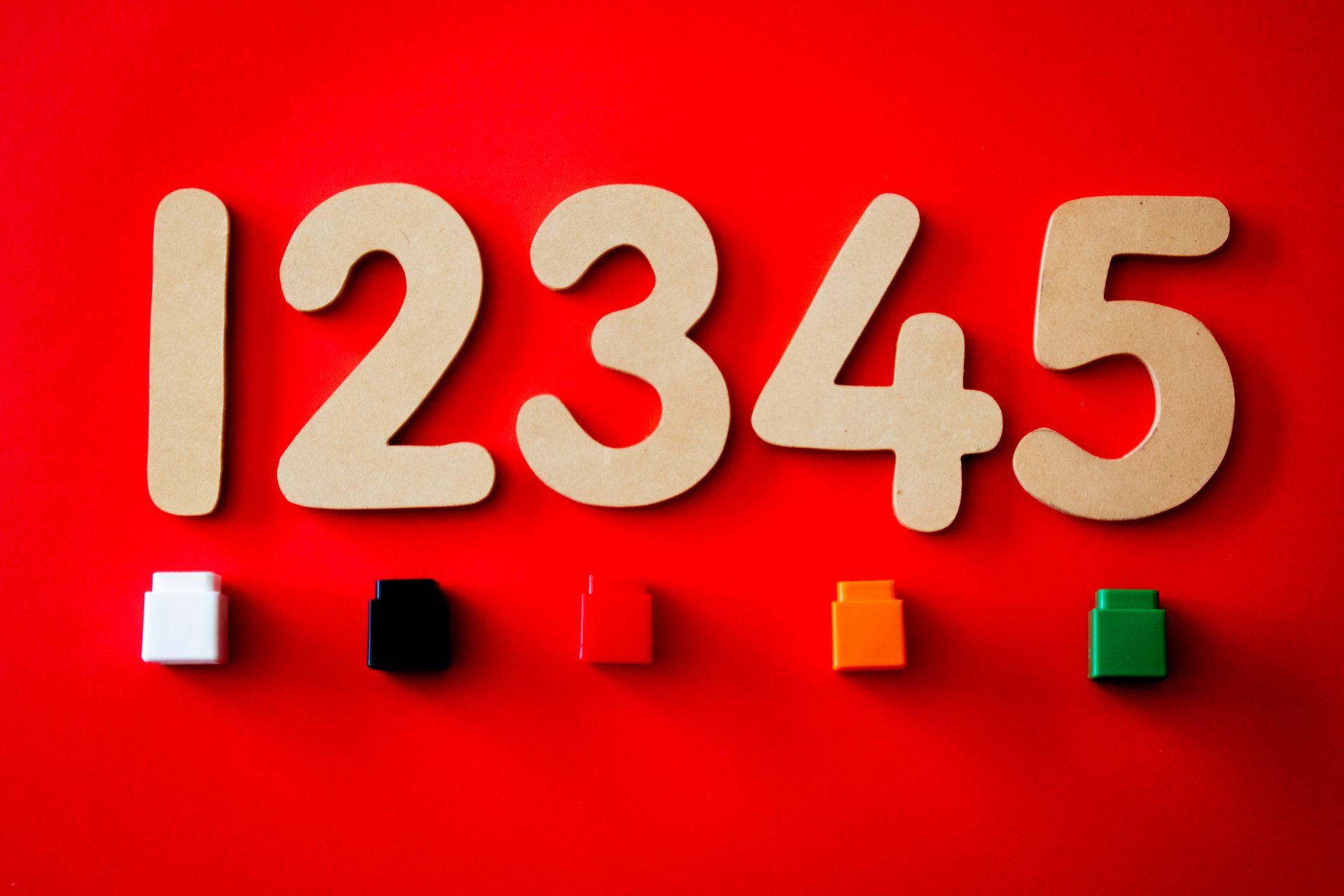 numbers 1-5 on a red background