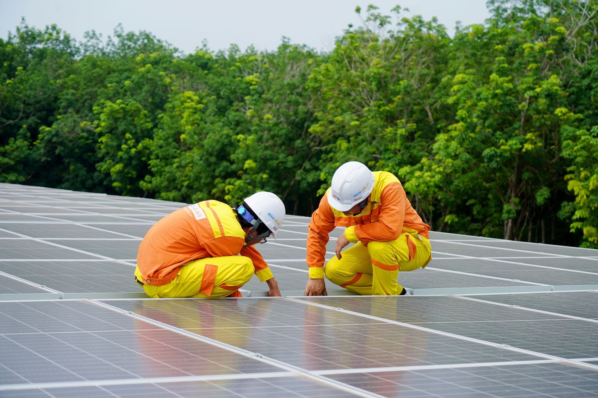 Whether you're a contractor, landscaper, plumber, electrician, or any other home service provider, we have the expertise to elevate your brand and drive results.