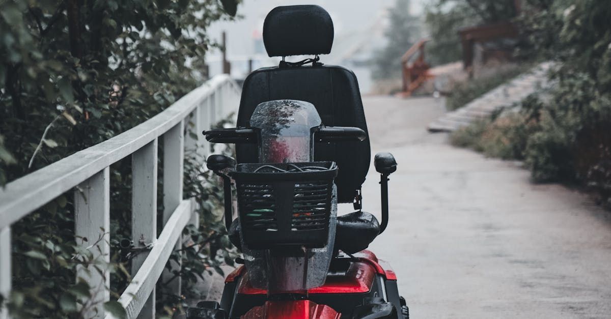 scootmobiel, rood van kleur