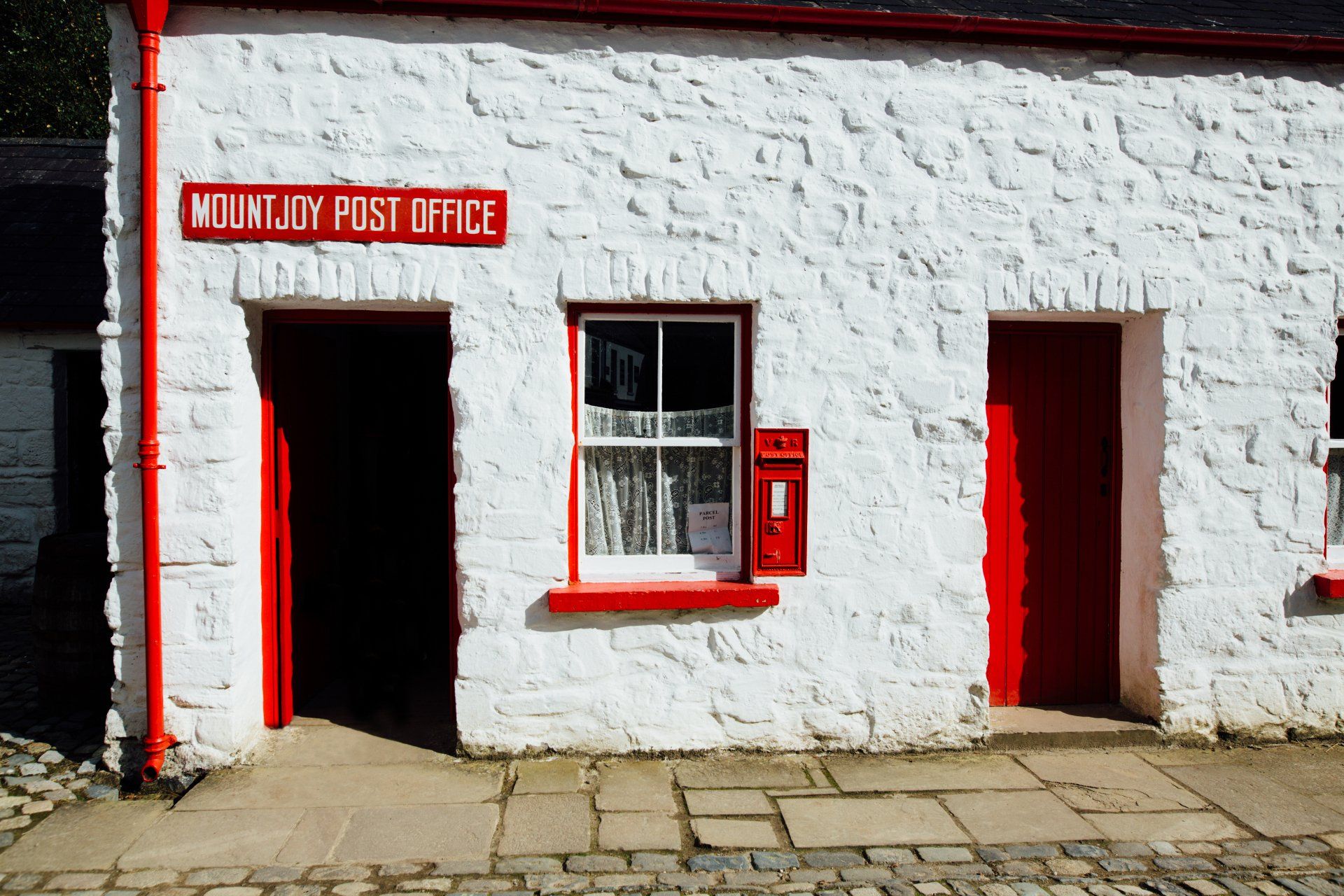 Image of a post office