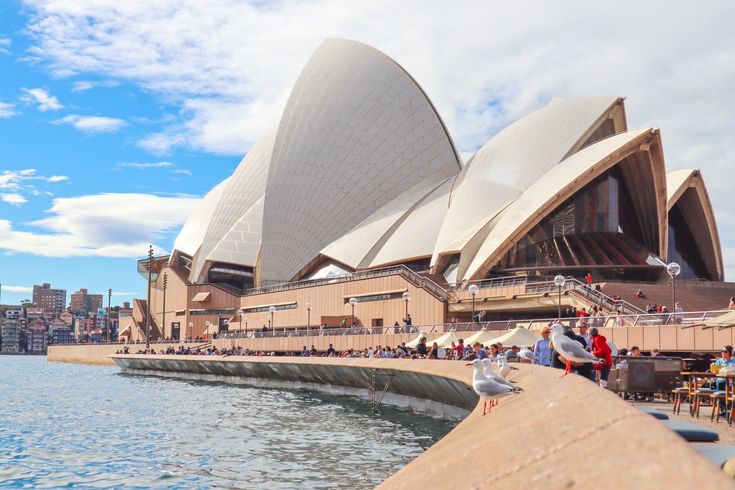 A Ópera de Sydney está localizada em Sydney, Austrália