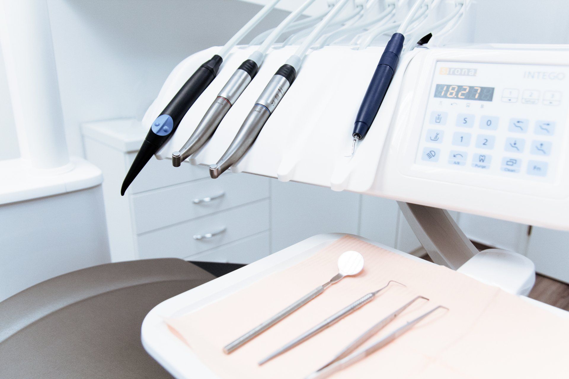 Dentista, dentes, caries, dor de dente, instrumentos ortodontia